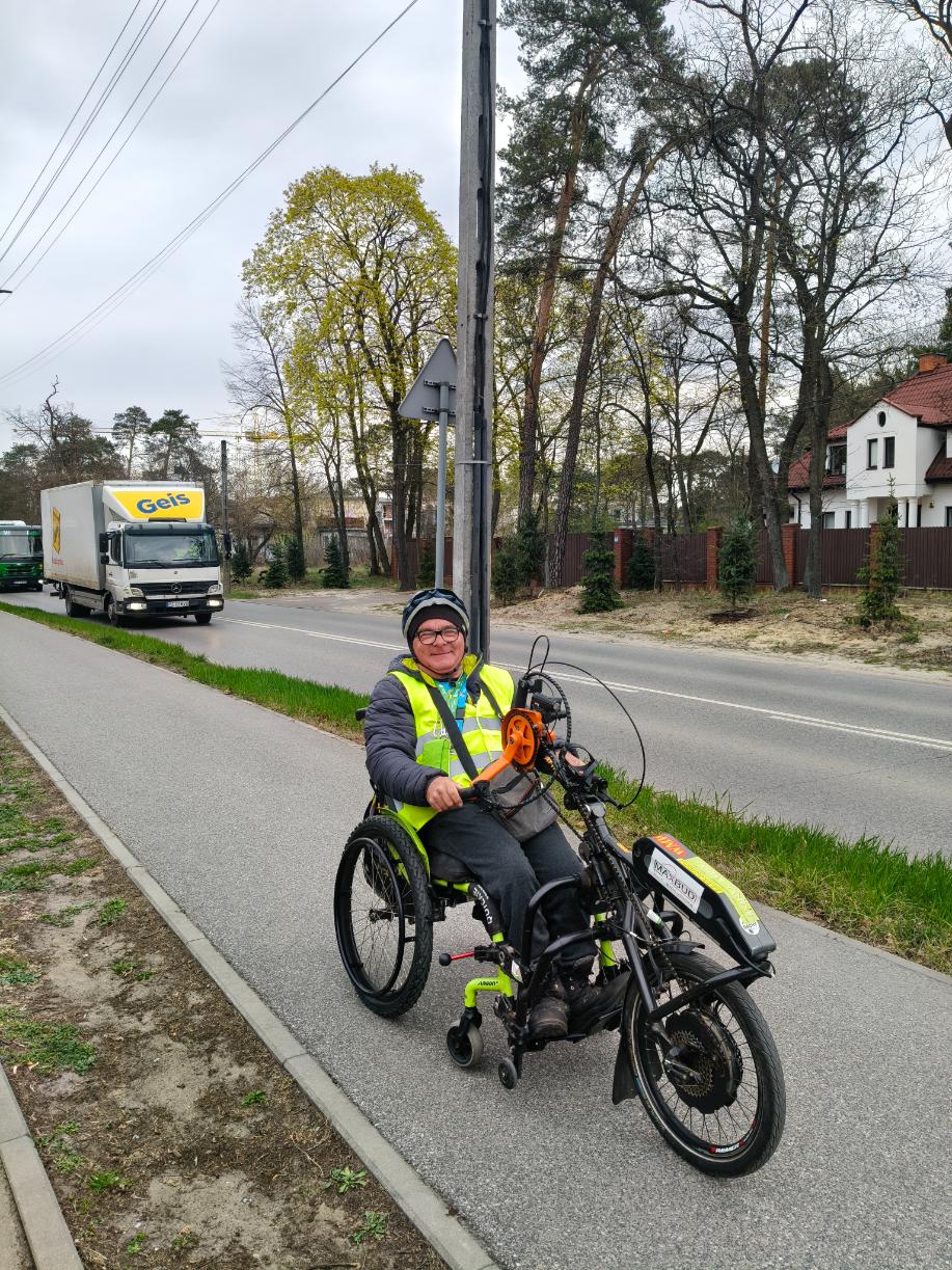 Zdjęcie do wpisu: dziś kolejne kilometry w Otwocku na zbiórkę dla Zbyszka po wczorajszym wieczornym przy jeździe z Zawiercia i Dąbrowy Górniczej